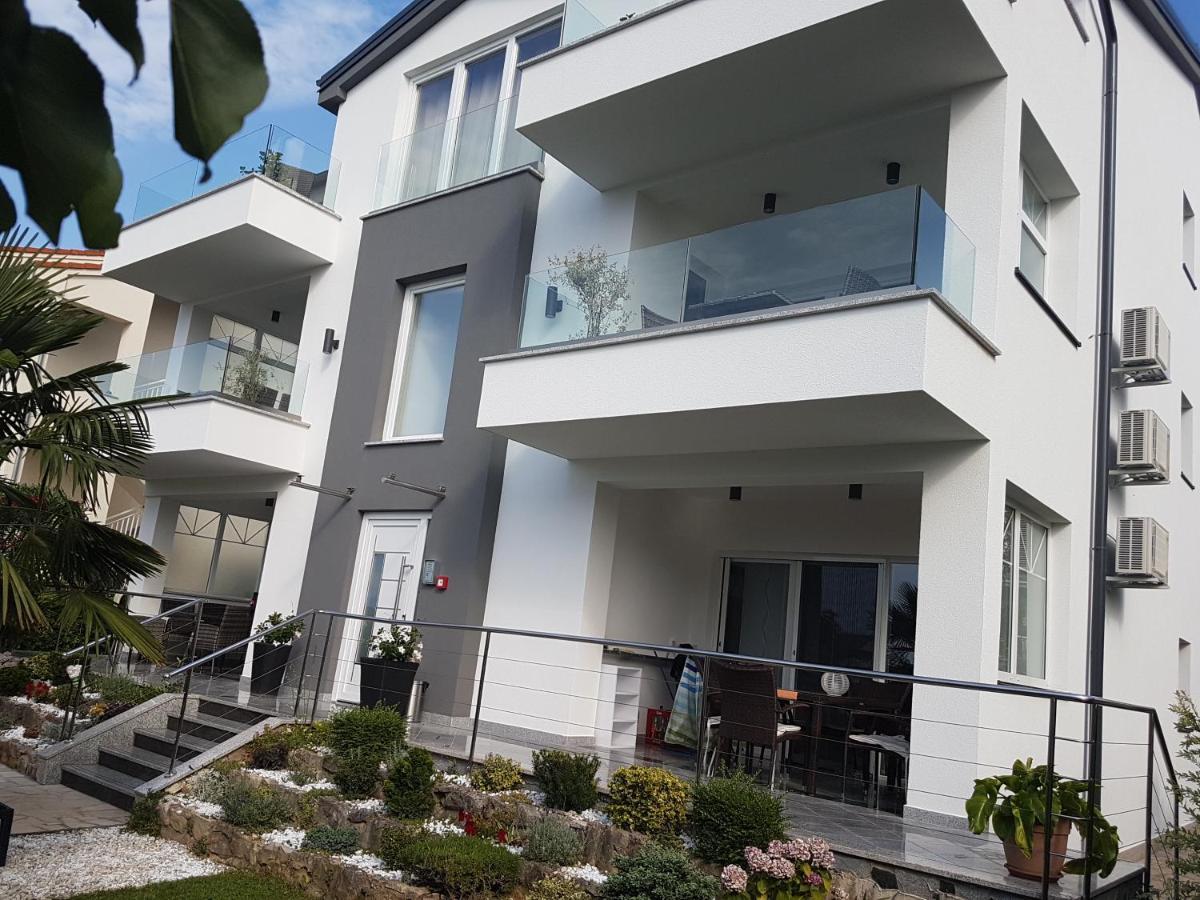 Villa Jeka, Malinska, Krk Buitenkant foto