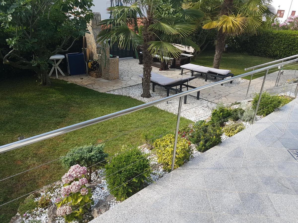 Villa Jeka, Malinska, Krk Buitenkant foto