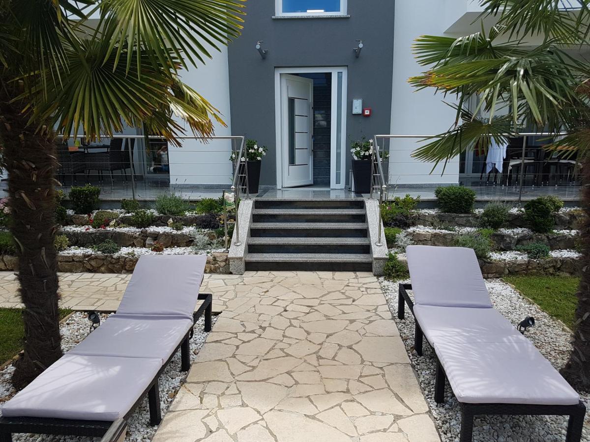 Villa Jeka, Malinska, Krk Buitenkant foto