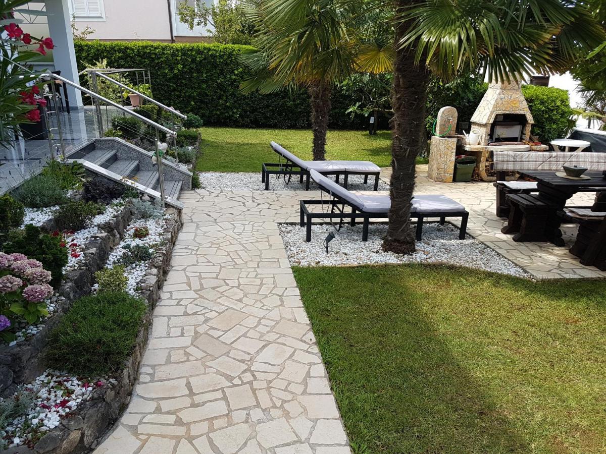 Villa Jeka, Malinska, Krk Buitenkant foto