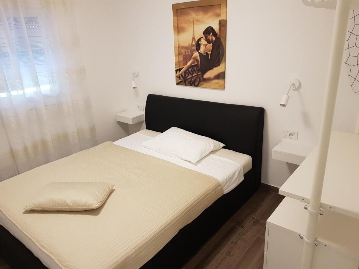 Villa Jeka, Malinska, Krk Buitenkant foto