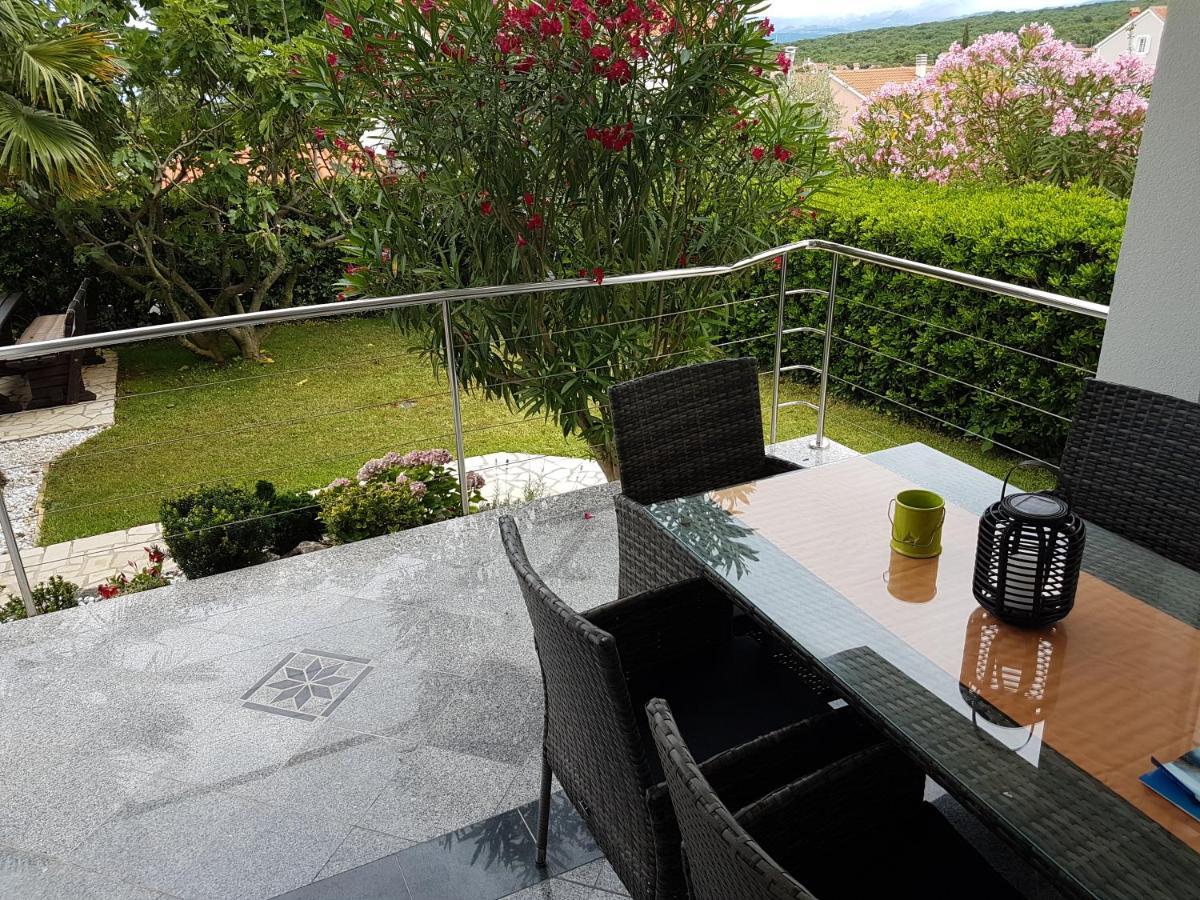 Villa Jeka, Malinska, Krk Buitenkant foto